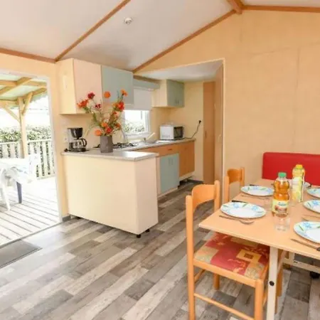 Mobil-home Confortable Avec Terrasse Pour 6 Pers. - Api-1-52-1642 Jard-sur-Mer