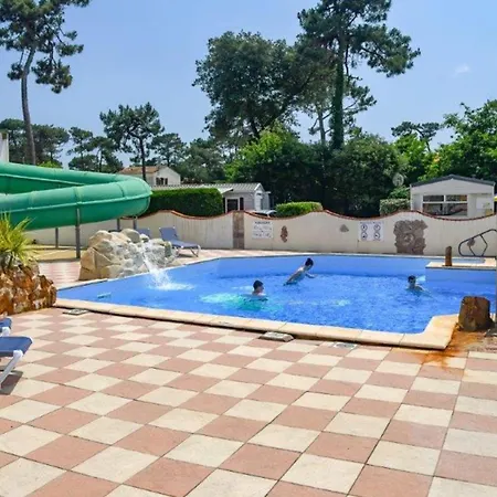 Camping Mobil-home Confortable Avec Terrasse Pour 6 Pers. - Api-1-52-1642